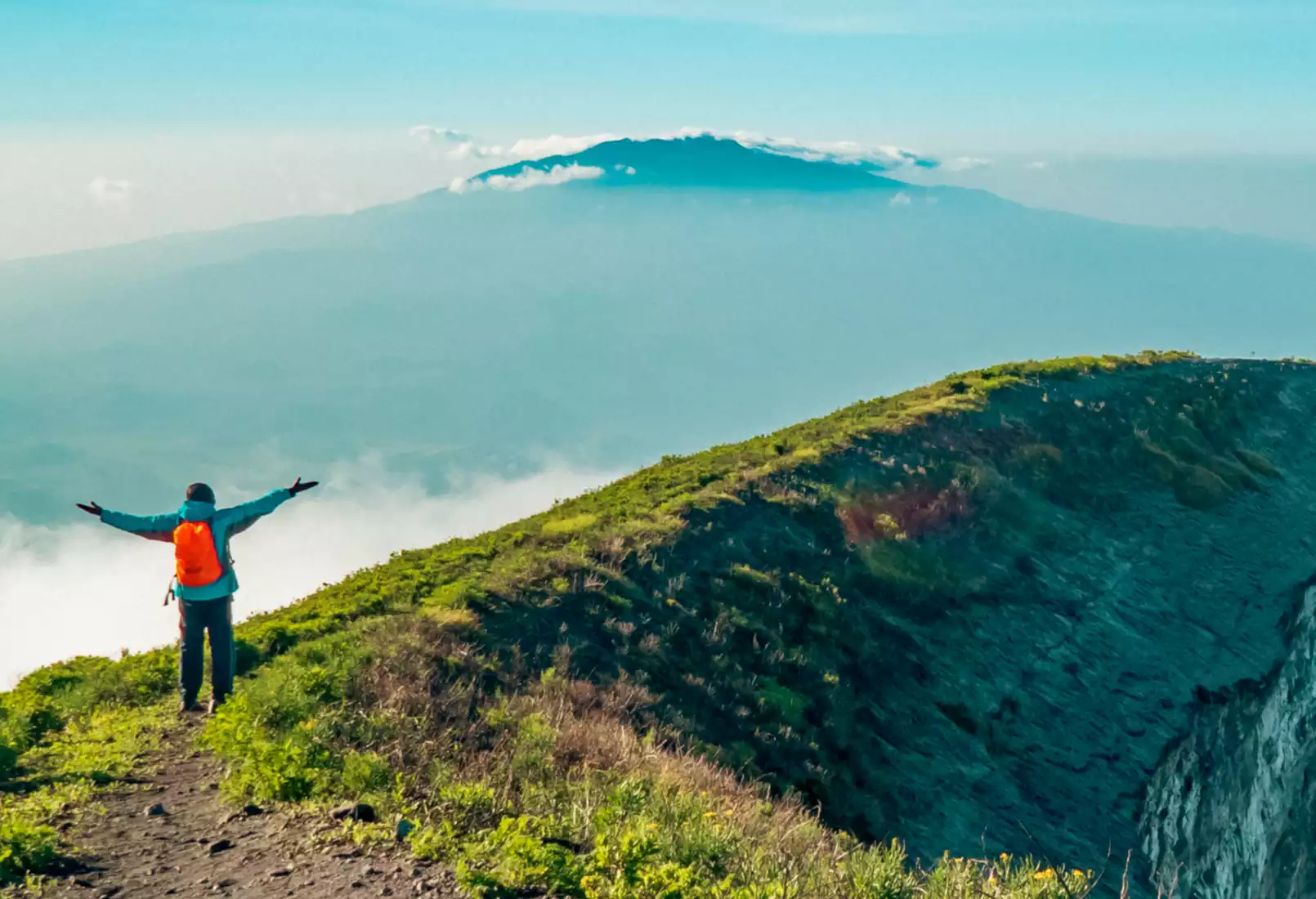 Beach Safari - Destination Detail - Kilimanjaro and Mount Meru - Left Image-1